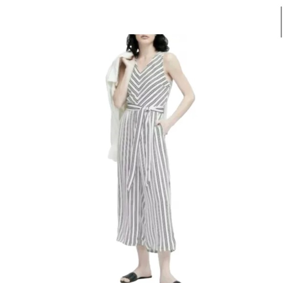 Banana Republic Pants - Banana Republic Jumpsuit, size 2P, wrinkle free material, worn once.